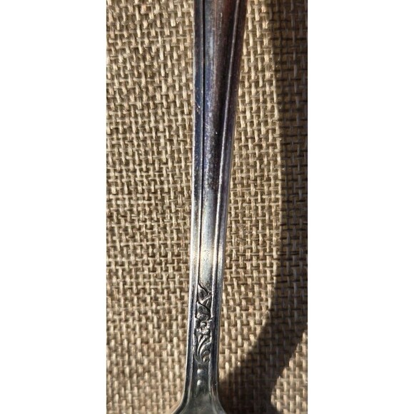 1 Vintage Oneida Community Tudor Queen Bess II Silver Plate 1946 Serving Spoon - Picture 9 of 13
